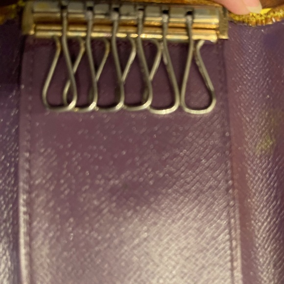 Louis Vuitton preloved key holder! Authentic - Picture 8 of 8